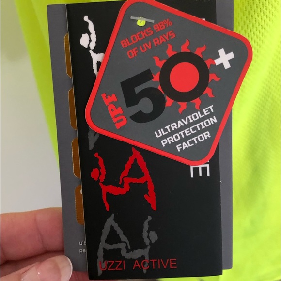 NWT! Uzzi brand SPF50 tank top Size L - Picture 2 of 5